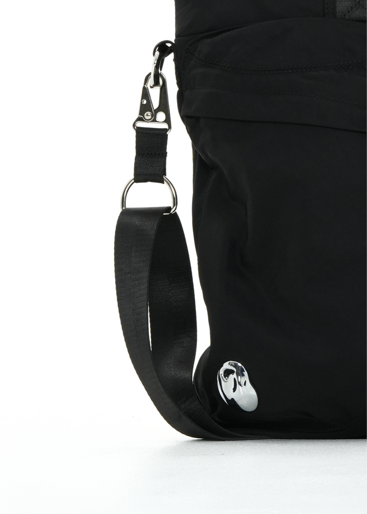 Outdoor Shopper in Black and Chrome - Image 2