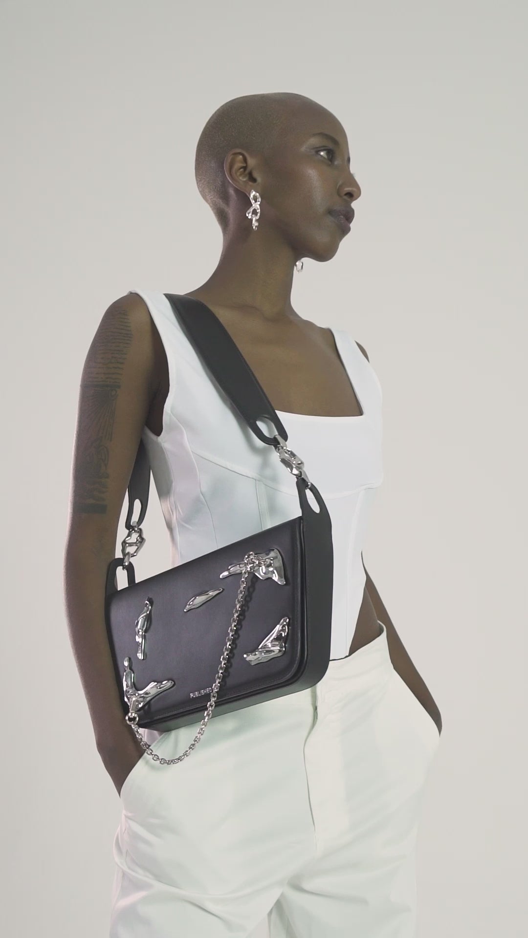 South Island Flap Bag in Black