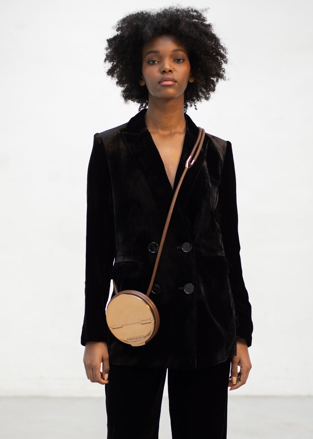 Circle Harness Bag in Dark Gold